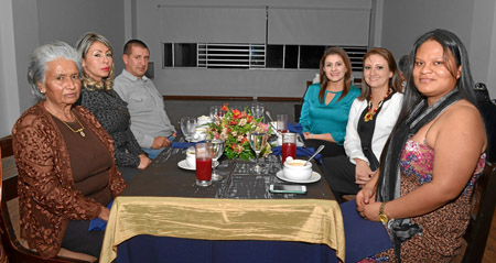 Lourdes Arenas, Johanna Muñoz, Jairo Zapata, Beatriz Serna Vargas, Adriana Salazar Villegas y Luisa Fernanda Arenas.