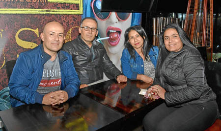 Germán Morales, William Morales y Beatriz Castaño ofrecieron una comida en Ozul para celebrar el cumpleaños de Sorany Zuluaga.