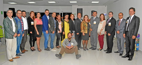 Nacor Julio Quintero. De pie: José Uriel Giraldo, Carlos Eduardo Acevedo, Andrés Felipe Betancourth, Tatiana Londoño, Olga Ascen