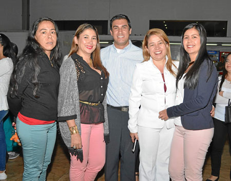 Patricia García García, Sandra Milena Bolívar, Germán Alonso Sánchez, Yolima Pérez Díaz y Ángela María Yepes, del área Administr