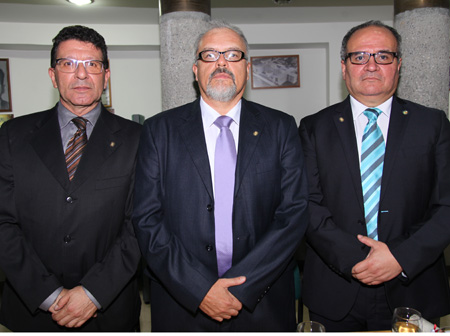 José Fernando Gómez, recibió la condecoración “Enrique Mejía Ruiz”; Orlando Mejía Rivera, recibió la condecoración “Fermín Gonzá