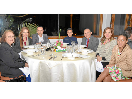 María Dávila, Diana Trejos, Gustavo Agudelo, Benjamín Mazeneth, Carlos Alberto Mazeneth, Ana María Daza y Beatriz Mazeneth.