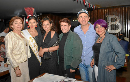 Amparo Cardona, Estefanía Salazar, Emercy Salazar, Gustavo Piedrahíta, Juan Carlos Unda Rocha y Luz Elena Largo.