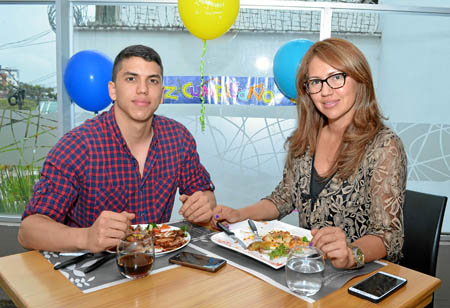 Para celebrar el cumpleaños de Nicolás Uribe Isaza, su mamá, Sandra del Pilar Isaza, ofreció un almuerzo en el restaurante Buffa