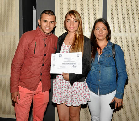 Alejandro Sánchez; Tatiana Liceth Ballesteros Cortés, de la Institución Educativa Rural La Violeta, y Helena Cortés