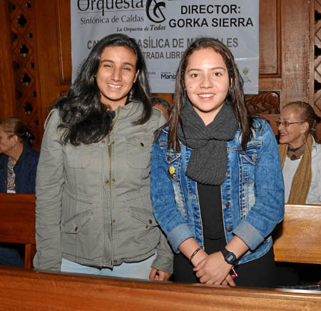 Estefanía Martínez y Alejandra Ramírez.