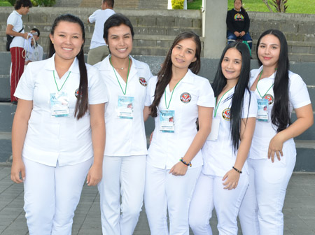 Daniela Muñoz,Tatiana Fresneda, Johana Villa Restrepo, Laura Ramírez Betancur y Alexandra Serna, ponentes de Enfermería de la Un
