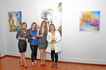 Lina Marín Loaiza, Paola Marín Loaiza, Claudia Castrillón y Luz Elena Betancur.