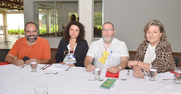 Mario Vega, Adriana de Sauza, Luciano Fernández y Luz María Calderón.