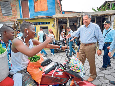 El vicepresidente de Colombia, Óscar Naranjo, estará seis días en Tumaco. 