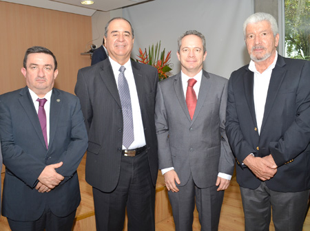 Orlando Londoño, Bernardo Rivera, Ricardo Gómez y Gildardo Armel.