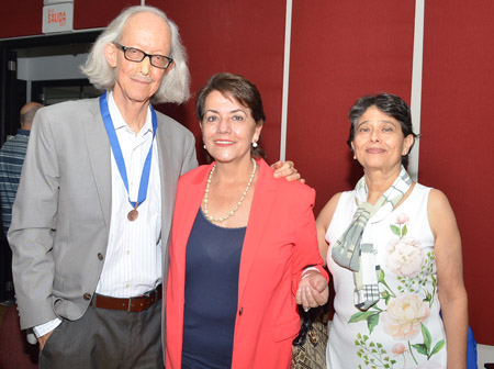 Arturo Escobar, Gloria Mercedes Escobar y Magda Corredor.