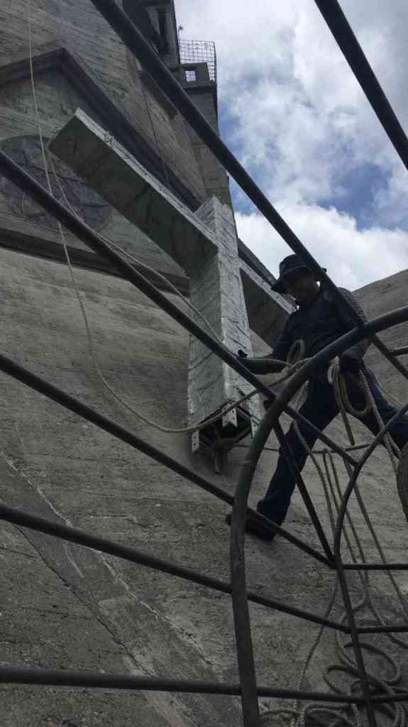 Izada de la Cruz, que se encuentra hoy en la torre central