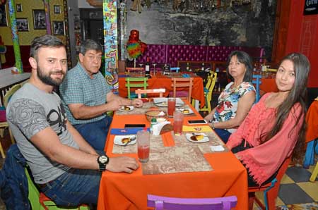 Jorge Mario Jiménez, Octavio Jiménez Salazar, Fabiola Álvarez y Alejandra Jiménez Álvarez, se reunieron en el restaurante Érase 