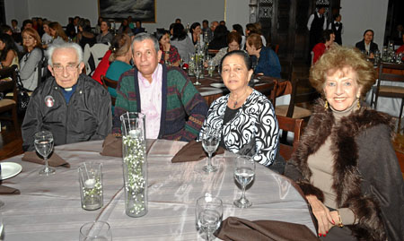 Padre Diego Rivera Álvarez, William Valencia Chica, María Esperanza Díaz de Valencia y Esther Sierra Botero.