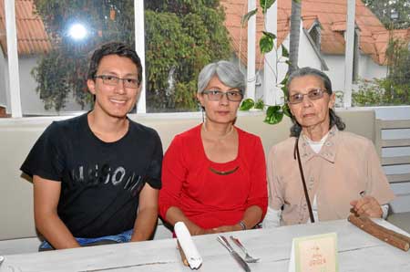 En el restaurante Grazia se ofreció un almuerzo para celebrar el cumpleaños de Luz Stella Castaño, quien aparece en compañía de 