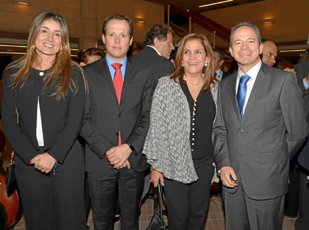 Ana María Cifuentes, Alejandro Maya Martínez, Amparo Sánchez Londoño y Ricardo Gómez Giraldo.
