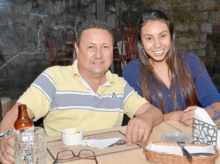 Alberto García García fue homenajeado por su cumpleaños con una comida en el restaurante Asados Chavita, que ofreció su hija Ale
