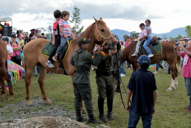 En Salamina se integraron con festival de cometas