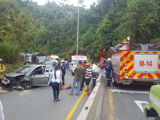 Accidente en la doble calzada, sector La Trinidad.