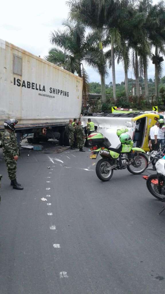Tres fallecidos en accidente de tránsito en Calarcá (Quindío)