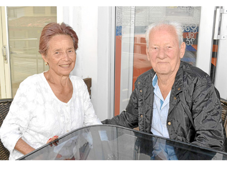 Aracelly Castellanos de Montoya le celebró el cumpleaños a su esposo Antonio José Montoya Moncada en el restaurante Mar Y Mar. 