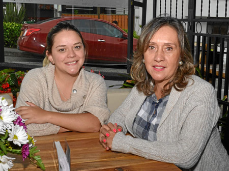 Catalina Nieto Rivera y Beatriz Elena Rivera Muñoz se reunieron en un almuerzo en el restaurante El Zaguán.