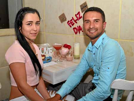 Andrea Aristizábal Londoño y Christian David Villa Giraldo se reunieron en una comida en el restaurante La Azotea Rooftop.