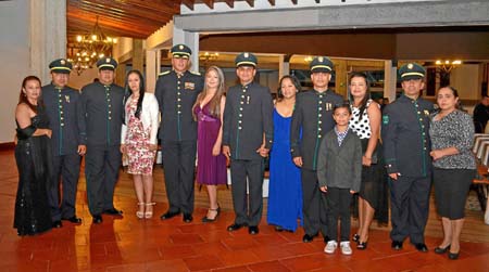 Lucero Alzate Soler, intendentes Freddy Hernández Quintana y Juan Avendaño García, Johanna Herrera Loaiza, mayor Luis Daniel Gir