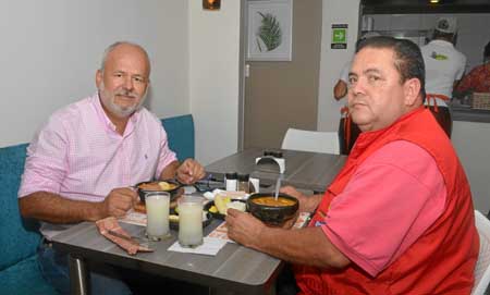 Carlos Arturo Agudelo y William Quintero se reunieron en un almuerzo en el restaurante Cháncharos.