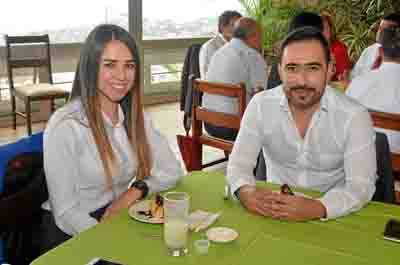 En el Club Manizales se reunieron en un almuerzo Alexandra Gallego Sánchez y Andrés Fernando Galeano Osorio.