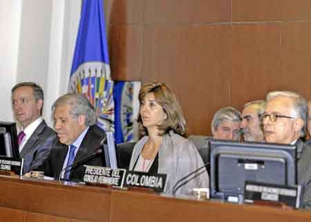  La ministra María Ángela Holguín durante la sesión de ayer del Consejo Permanente de la OEA.