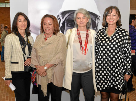 María Elvira Madriñán, Ana María Venegas Ceballos y Adriana Gómez Alzate, arquitectas, y Olga Lucía Hurtado Gómez, directora del
