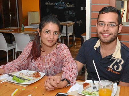 Jennifer Rivera Londoño y Daniel Sánchez Álvarez se reunieron en un almuerzo en el restaurante Mercado de la Macarena.
