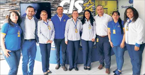 Inauguración de la nueva sede del CIS en el barrio la Enea. En la foto aparece el Gerente Comercial y de Mercadeo, Hugo Andrés H