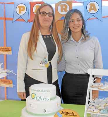 Paula Andrea Salazar García, líder de control interno y Tatiana Isaza Gutiérrez, líder de Mercadeo de Los Olivos.