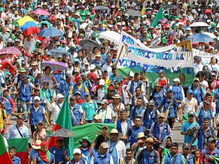 En Cali, alrededor de 16 mil personas participaron en la movilización. La marcha salió a las 11:30 de la mañana desde el Parque 