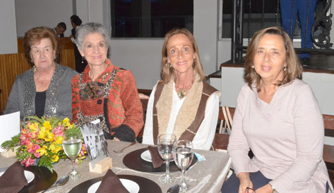 Isabel López de Giraldo, Gaby Naranjo de Gómez, Martha Vieira Ángel y María Emilia Mejía Uribe.