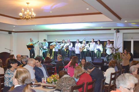 La Rondalla, agrupación que acompañó la velada benéfica que se celebró en el Club Manizales.
