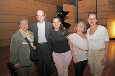 Adriana Quiceno Mesa, Arnald Pizz Lante, Gloria Clemencia González, María Paula Quiceno Mesa y Alba Lucía León. 