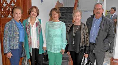 María Teresa Estrada de Mejía, Guiomar Hoyos de Gómez, Miriam Duque Botero, María Eugenia Henao de Montes y Luis Bernardo Montes