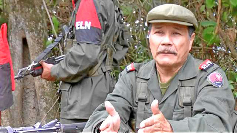 Alias Gabino, líder del Eln, negocia con el gobierno la dejación de armas.