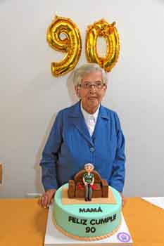 Elicenia Gutiérrez de Osorio aparece en compañía de sus hermanos: Aura Rosa, Mariela, Gonzalo, Héctor Pompilio y José Otoniel Gu