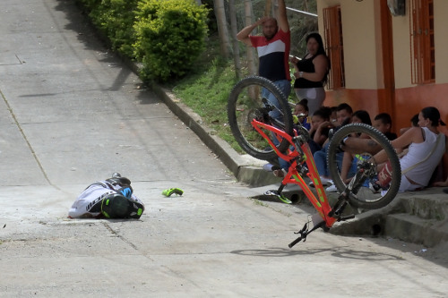 Al ciclista lo trasladaron a Manizales debido a la gravedad de las lesiones.