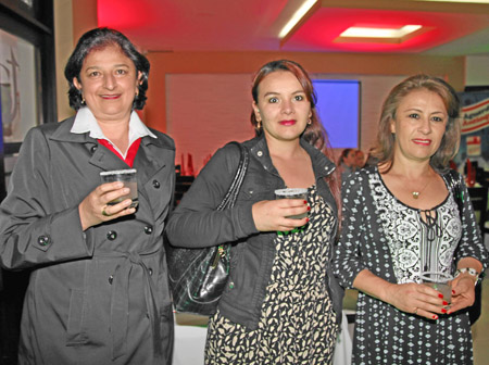 Gladys Benjumea Valencia, Marcela Idárraga Ballesteros y Gabriela Martínez Grajales.