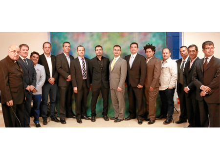 Grupo de exalumnos de la promoción de 1992 que celebró 25 años de egresado. 