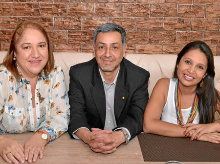 En el restaurante L’Angevin se reunieron Diana Patricia Mazo Velásquez, Jaime Montoya Marín y Paula Juliana Herrera Hoyos.