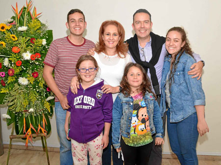 Juan José Montes Arcila, Elsa Victoria Estrada Mejía, Leonardo Arcila Castro, Manuela Montes Arcila, Susana Arcila Estrada y Mar