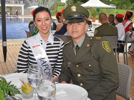 Kanako Hirayama, de Japón, y Johann Alzate Arboleda.