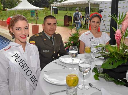 Chelsey García Agrón, de Puerto Rico; Bryan Betancur Castaño y Natasha Sandibel Abreu López, de República Dominicana.